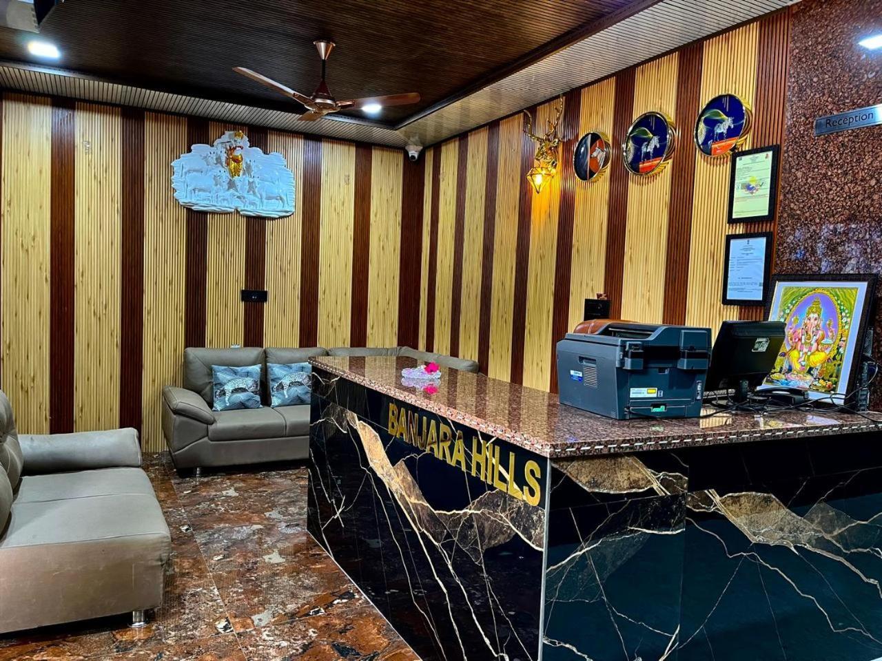 Hotel Banjara Hills Ābu Road Exteriör bild