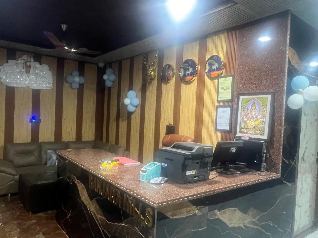 Hotel Banjara Hills Ābu Road Exteriör bild