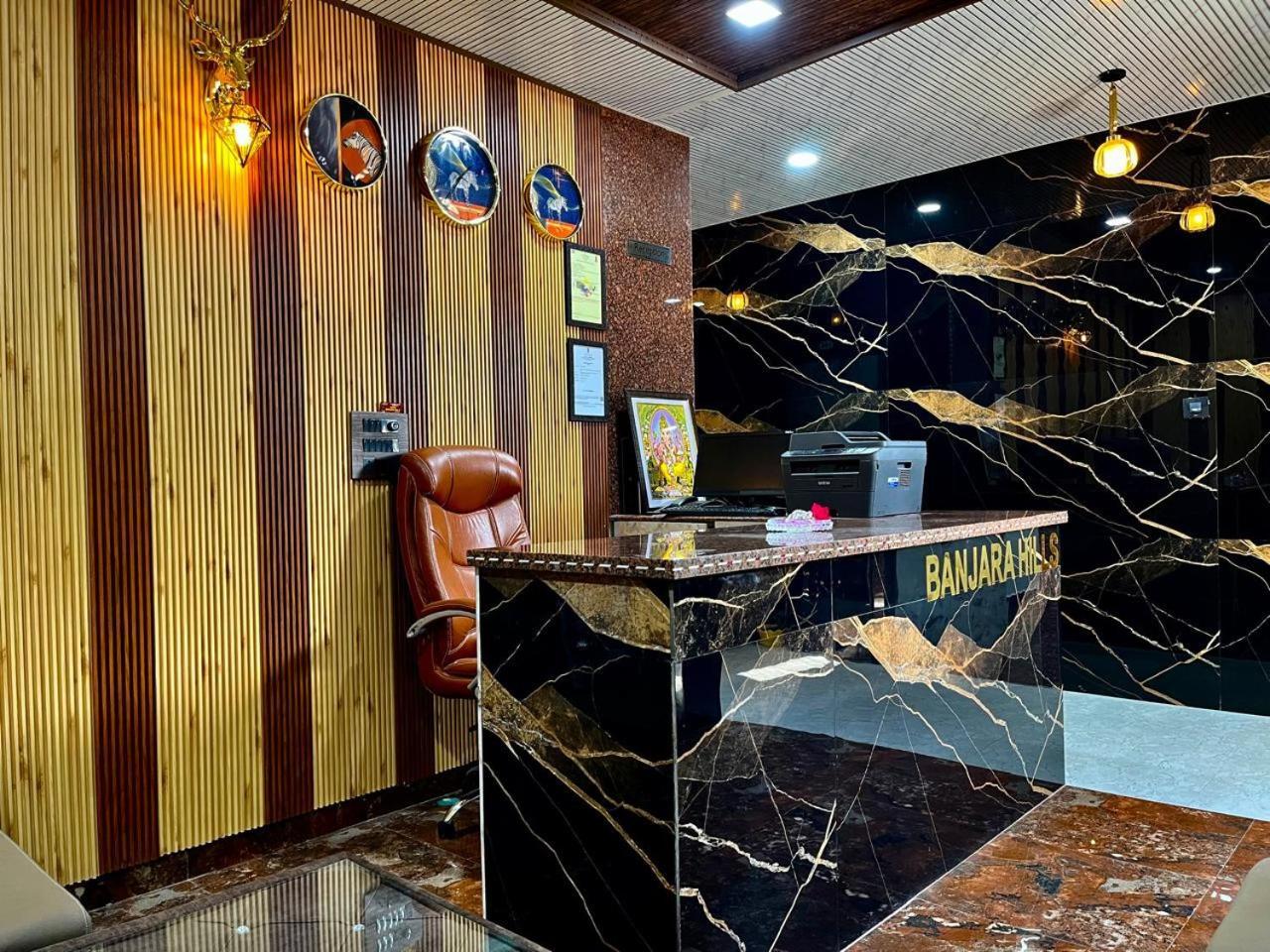 Hotel Banjara Hills Ābu Road Exteriör bild
